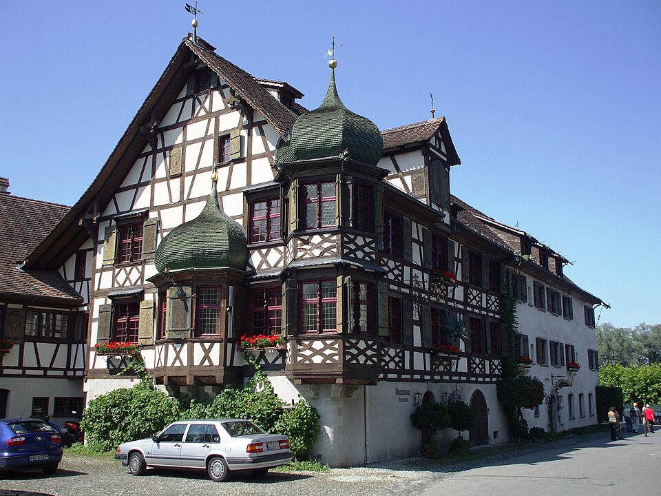 Die Drachenburg, Wahrzeichen des Ortes